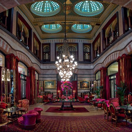 โรงแรมเปรา พาเลซ อิสตันบูล ภายนอก รูปภาพ The lobby of the hotel