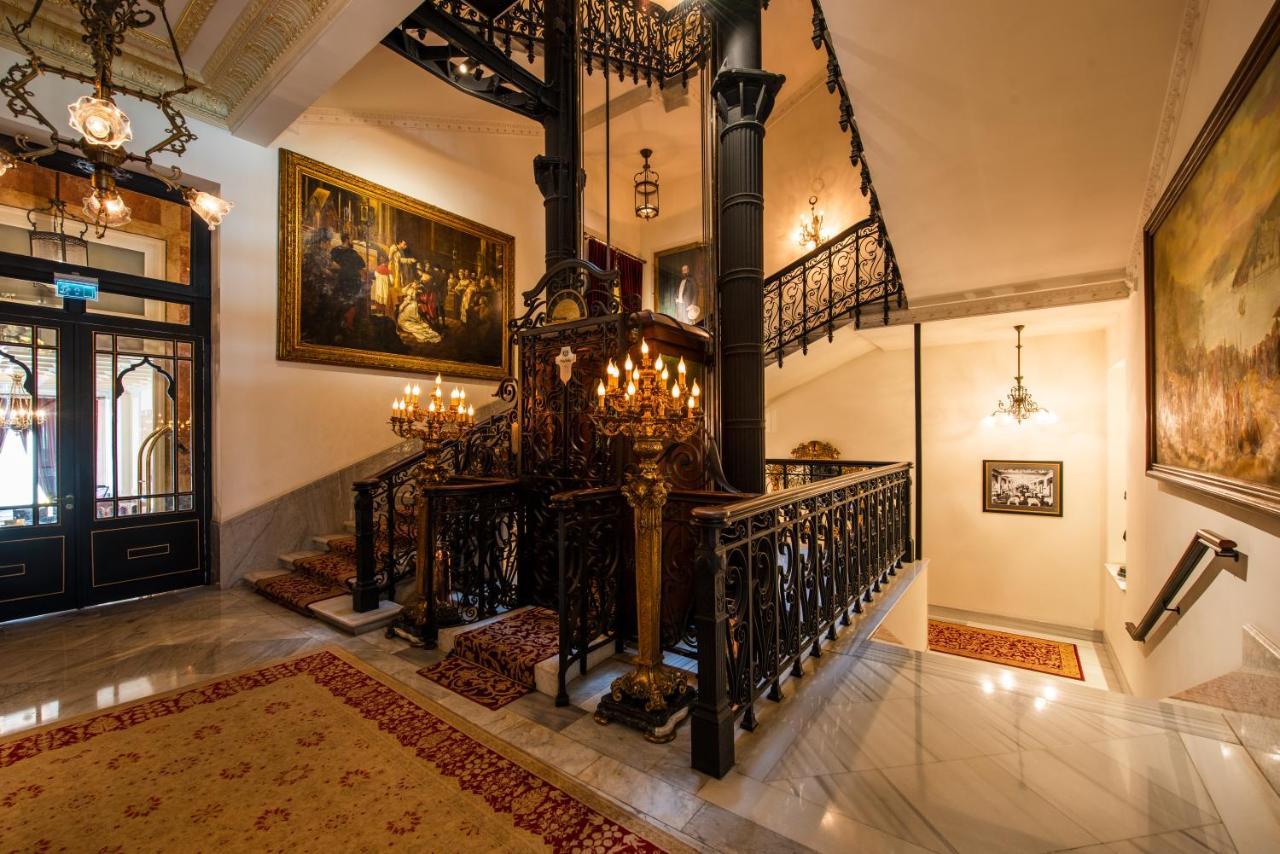 โรงแรมเปรา พาเลซ อิสตันบูล ภายนอก รูปภาพ The interior of the synagogue