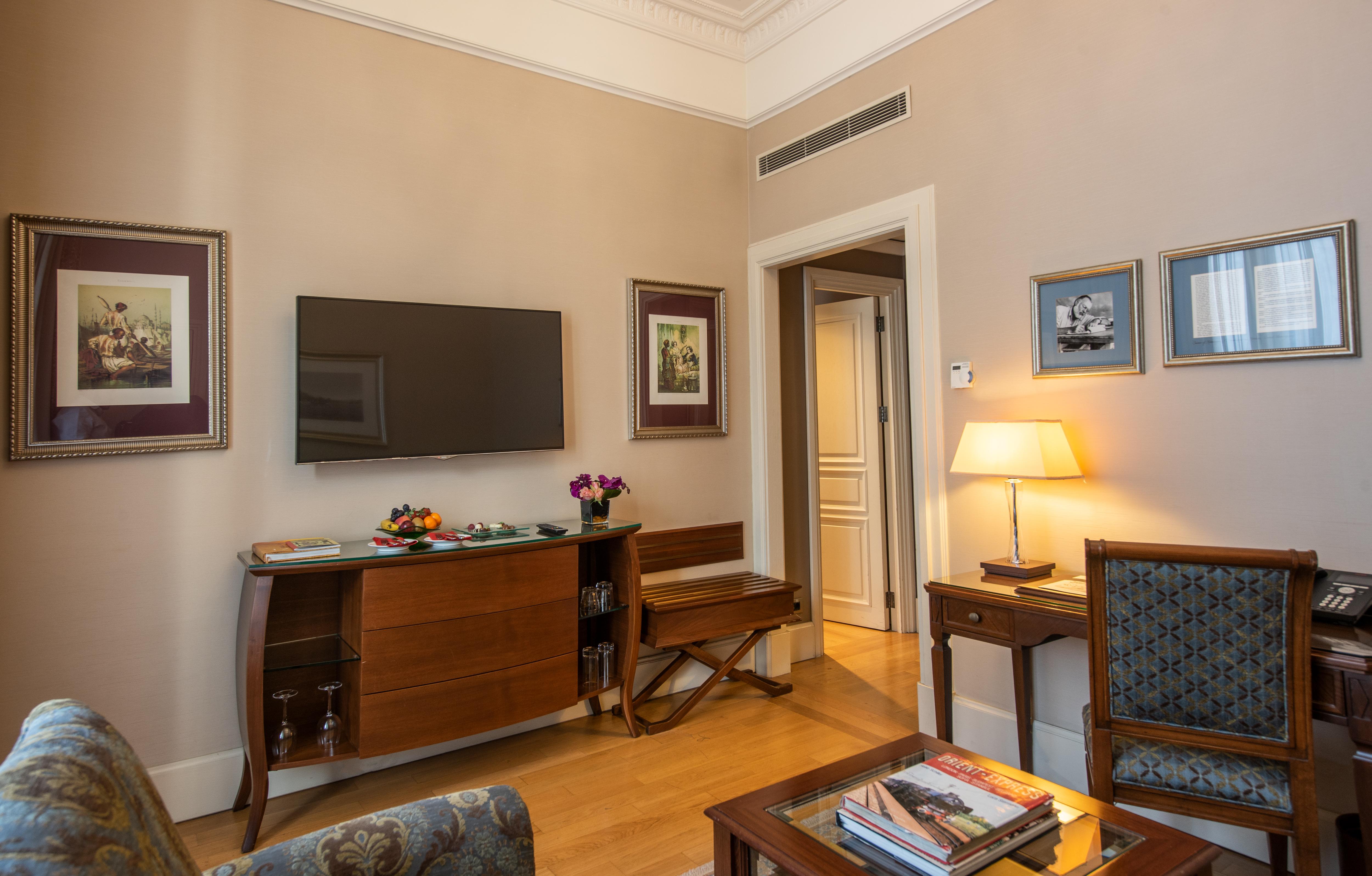 โรงแรมเปรา พาเลซ อิสตันบูล ภายนอก รูปภาพ A suite at the hotel
