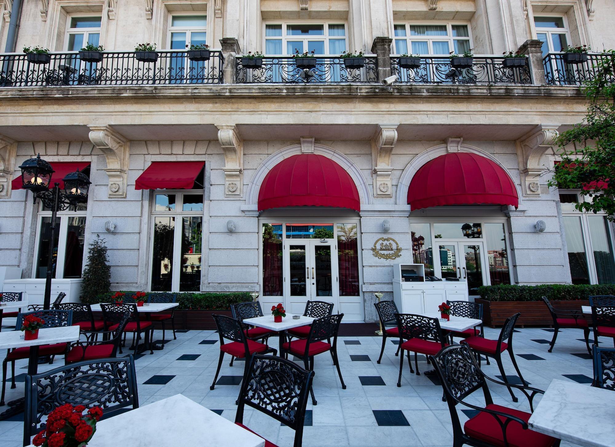โรงแรมเปรา พาเลซ อิสตันบูล ภายนอก รูปภาพ The hotel's café