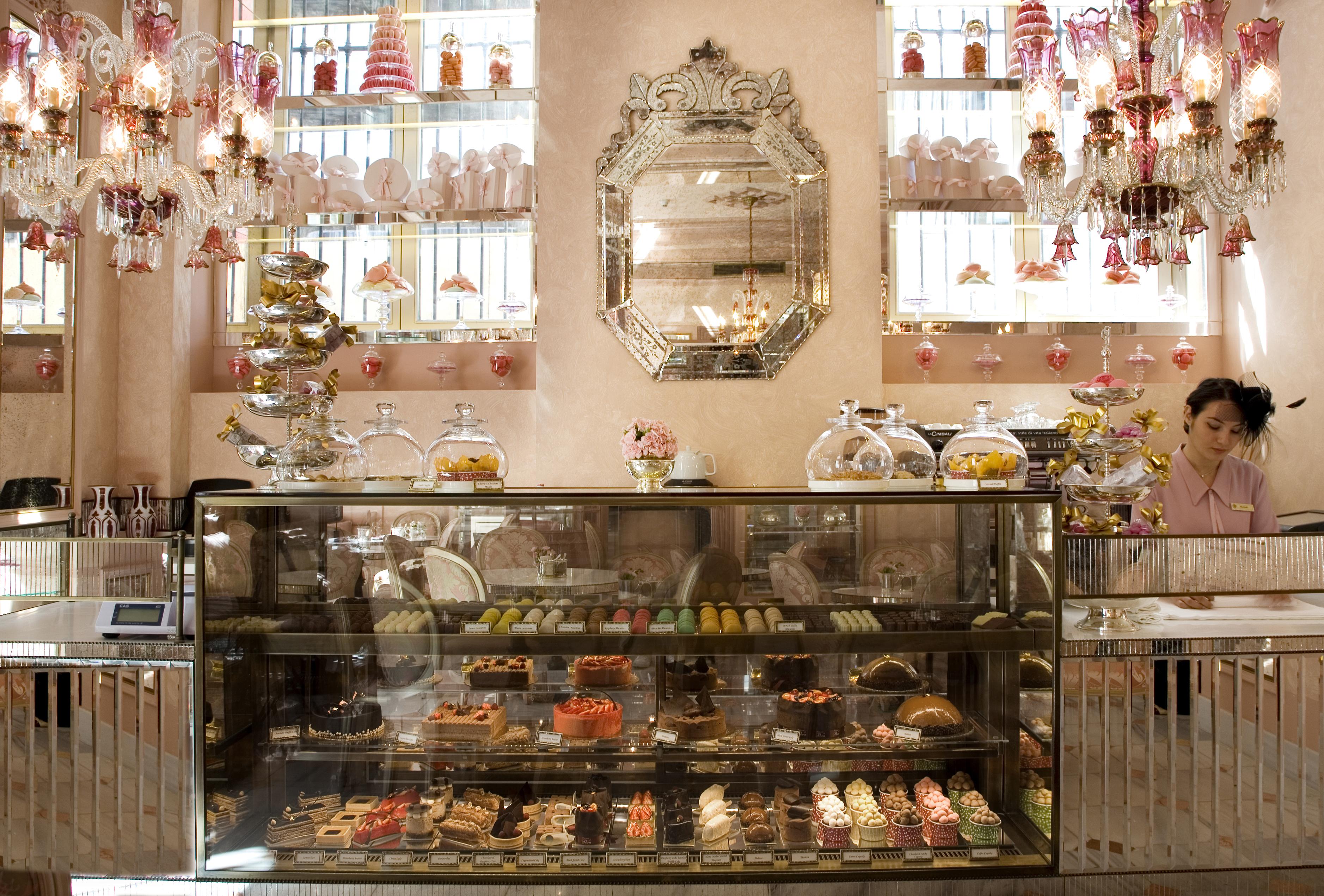 โรงแรมเปรา พาเลซ อิสตันบูล ภายนอก รูปภาพ The interior of the pastry shop