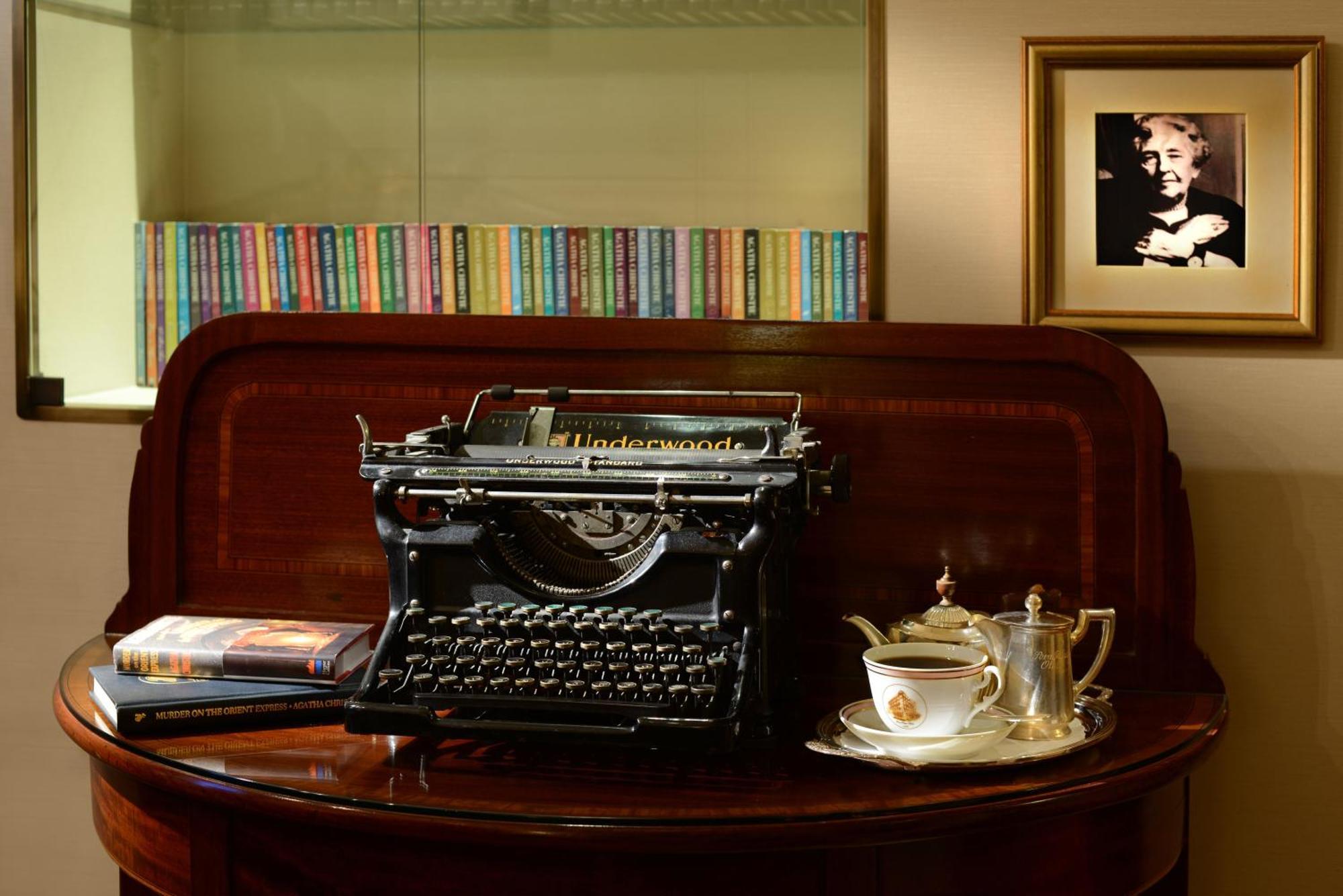 โรงแรมเปรา พาเลซ อิสตันบูล ภายนอก รูปภาพ The typewriter of Agatha Christie