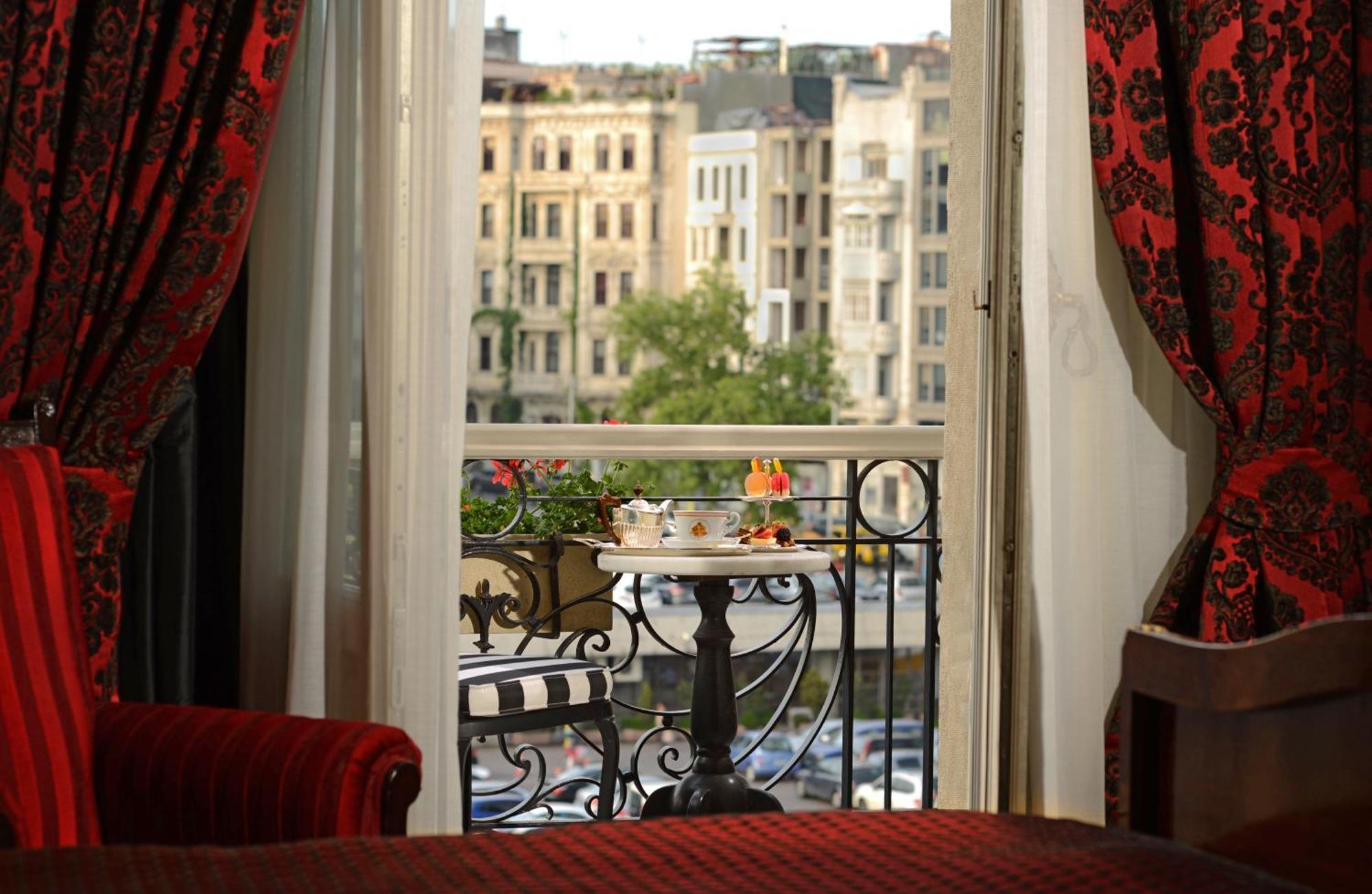 โรงแรมเปรา พาเลซ อิสตันบูล ภายนอก รูปภาพ A typical room at the hotel
