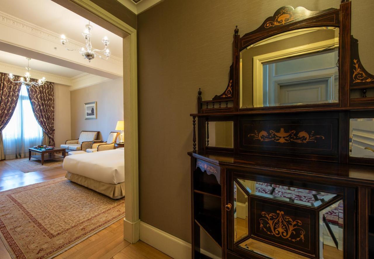 โรงแรมเปรา พาเลซ อิสตันบูล ภายนอก รูปภาพ A room at the hotel