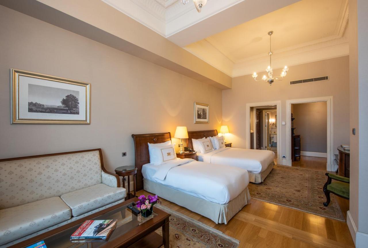 โรงแรมเปรา พาเลซ อิสตันบูล ภายนอก รูปภาพ A room at the hotel